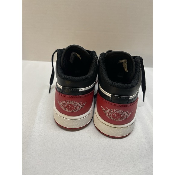 Nike Air Jordan 1 Low Bred Toe Red White Black Athletic Shoes 4.5 Youth - Picture 3 of 5